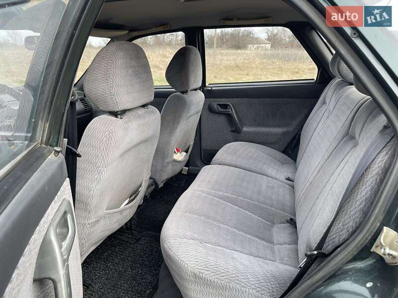 Хетчбек ВАЗ / Lada 2112 2002 в Черкасах фото 13 Хетчбек ВАЗ / Lada 2112 2002 в Черкасах