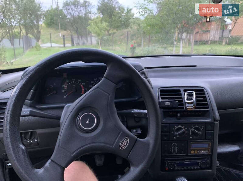 Хетчбек ВАЗ / Lada 2112 2002 в Чернівцях
