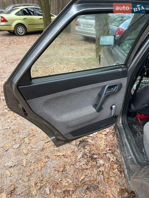 Хэтчбек ВАЗ / Lada 2112 2006 в Черкассах фото 11 Хэтчбек ВАЗ / Lada 2112 2006 в Черкассах