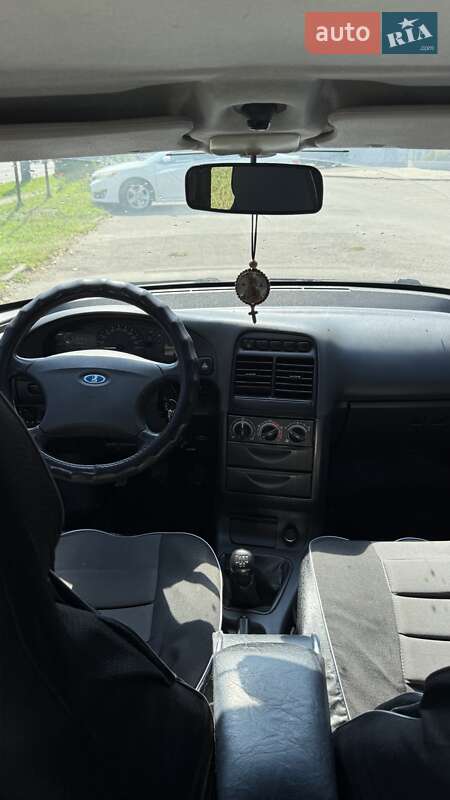 Хэтчбек ВАЗ / Lada 2112 2008 в Харькове