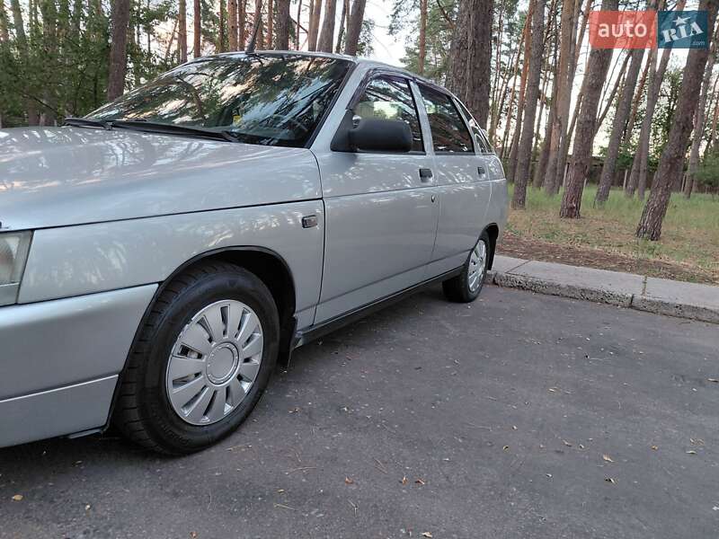 Хэтчбек ВАЗ / Lada 2112 2006 в Черкассах