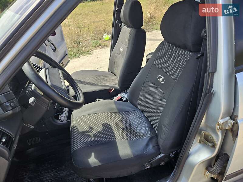 Хэтчбек ВАЗ / Lada 2112 2003 в Помошной фото 37 Хэтчбек ВАЗ / Lada 2112 2003 в Помошной