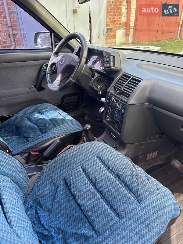 Хетчбек ВАЗ / Lada 2112 2007 в Сумах фото 20 Хетчбек ВАЗ / Lada 2112 2007 в Сумах