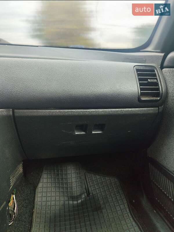 Хэтчбек ВАЗ / Lada 2112 2006 в Черкассах