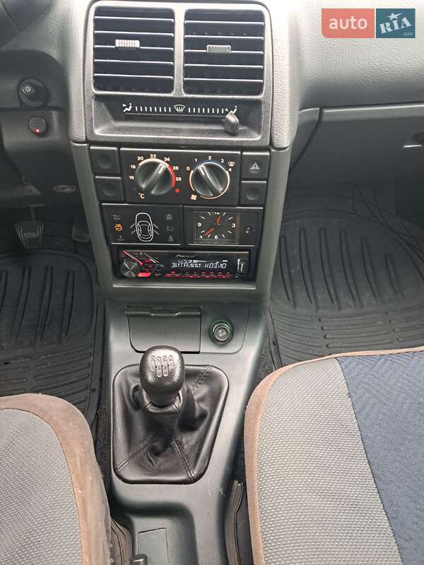 Хэтчбек ВАЗ / Lada 2112 2006 в Херсоне