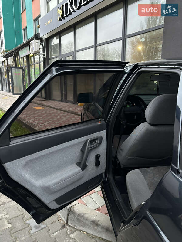 Хэтчбек ВАЗ / Lada 2112 2005 в Чернигове фото 15 Хэтчбек ВАЗ / Lada 2112 2005 в Чернигове