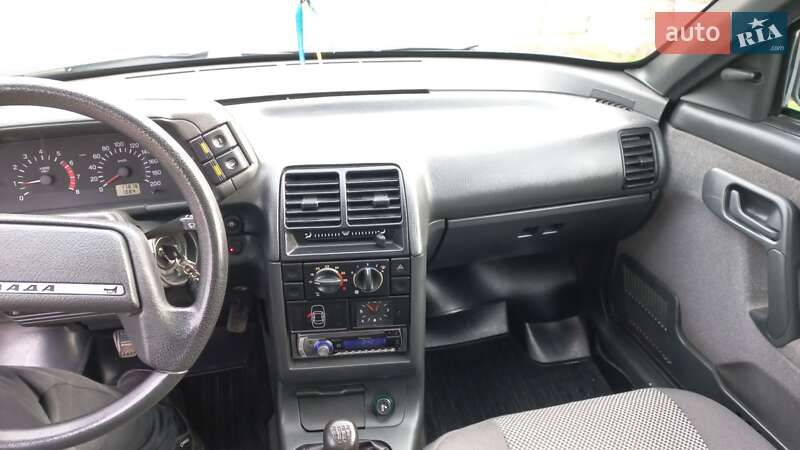 Хэтчбек ВАЗ / Lada 2112 2006 в Николаеве фото 34 Хэтчбек ВАЗ / Lada 2112 2006 в Николаеве