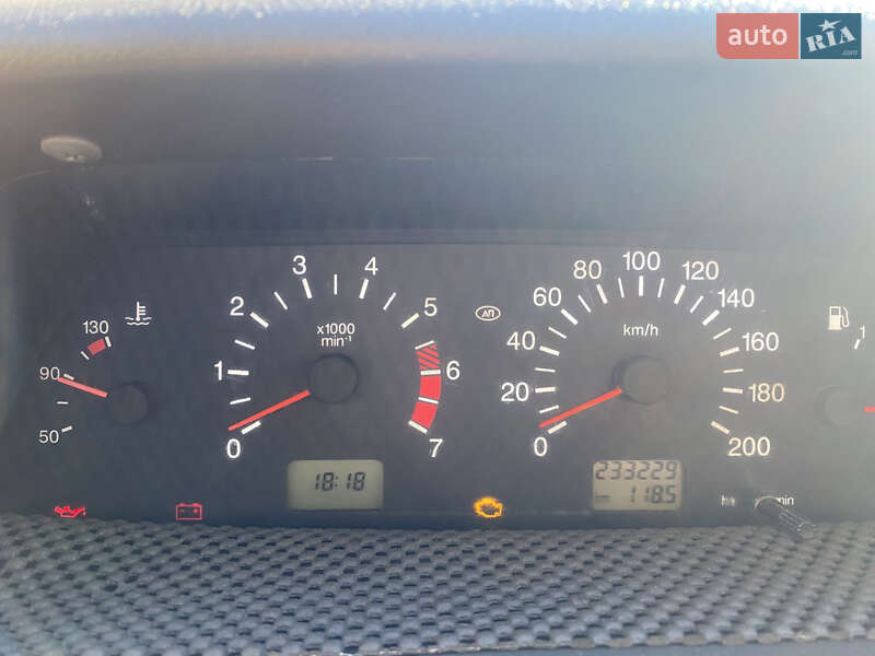 Хэтчбек ВАЗ / Lada 2113 Samara 2005 в Емильчине фото 7 Хэтчбек ВАЗ / Lada 2113 Samara 2005 в Емильчине