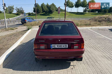 Хэтчбек ВАЗ 2113 Samara 2005 в 