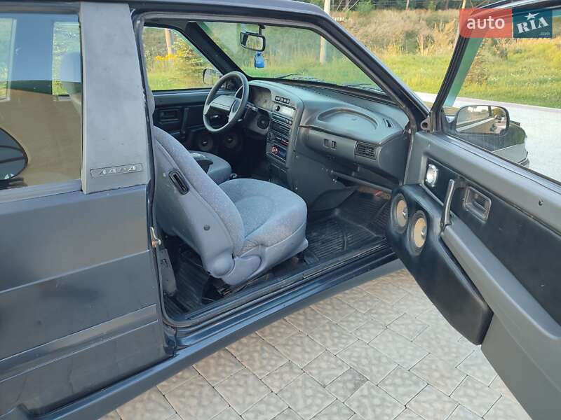 Хэтчбек ВАЗ / Lada 2113 Samara 2005 в Львове