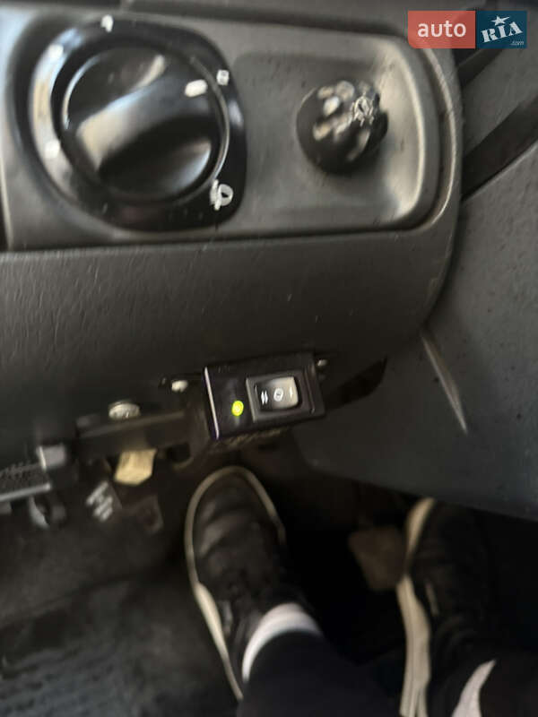 Хэтчбек ВАЗ / Lada 2113 Samara 2007 в Чернигове фото 24 Хэтчбек ВАЗ / Lada 2113 Samara 2007 в Чернигове