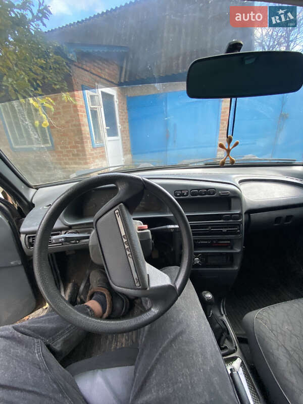 Хэтчбек ВАЗ / Lada 2113 Samara 2005 в Корсуне-Шевченковском фото 5 Хэтчбек ВАЗ / Lada 2113 Samara 2005 в Корсуне-Шевченковском