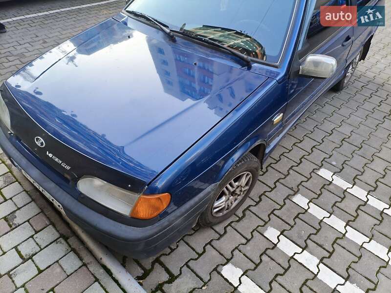 Хэтчбек ВАЗ / Lada 2113 Samara 2005 в Житомире