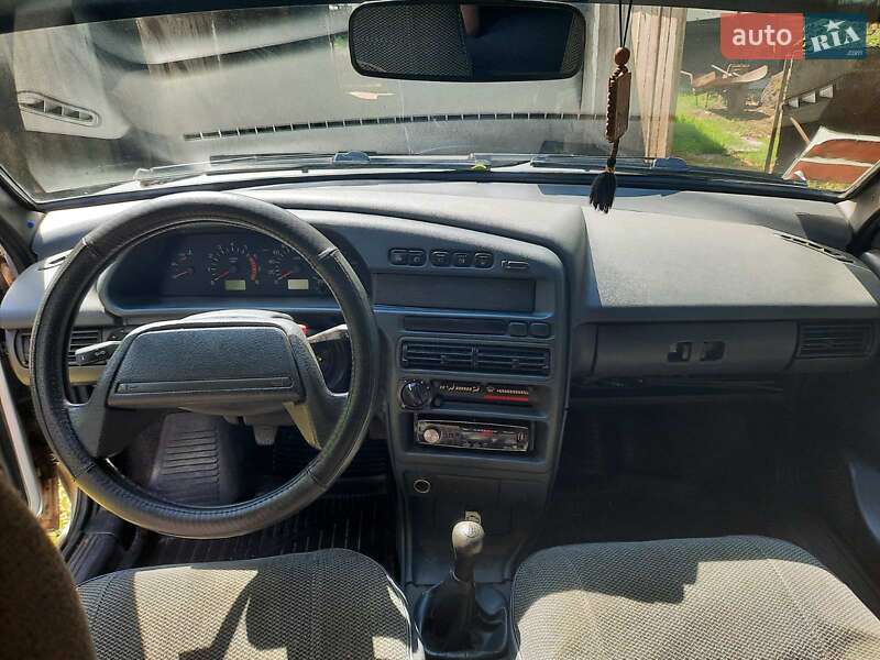 Хэтчбек ВАЗ / Lada 2114 Samara 2010 в Конотопе