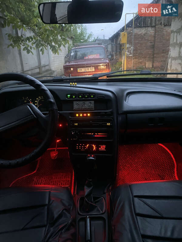 Хетчбек ВАЗ / Lada 2114 Samara 2010 в Сарнах