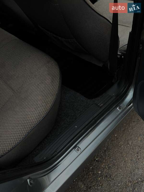 Хэтчбек ВАЗ / Lada 2114 Samara 2006 в Черновцах фото 19 Хэтчбек ВАЗ / Lada 2114 Samara 2006 в Черновцах