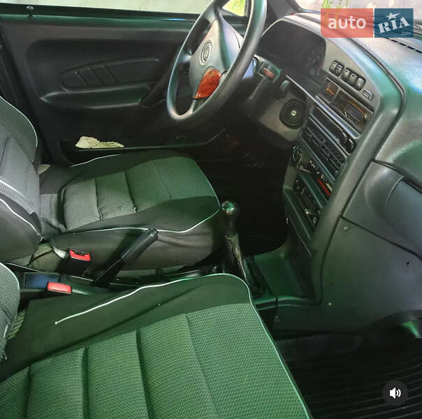 Хетчбек ВАЗ / Lada 2114 Samara 2004 в Роздільній фото 9 Хетчбек ВАЗ / Lada 2114 Samara 2004 в Роздільній