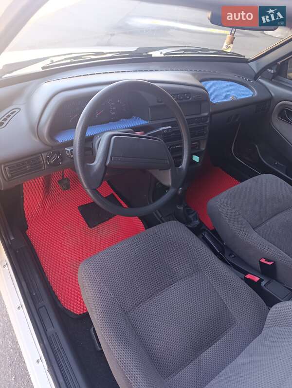 Хэтчбек ВАЗ / Lada 2114 Samara 2011 в Харькове фото 11 Хэтчбек ВАЗ / Lada 2114 Samara 2011 в Харькове