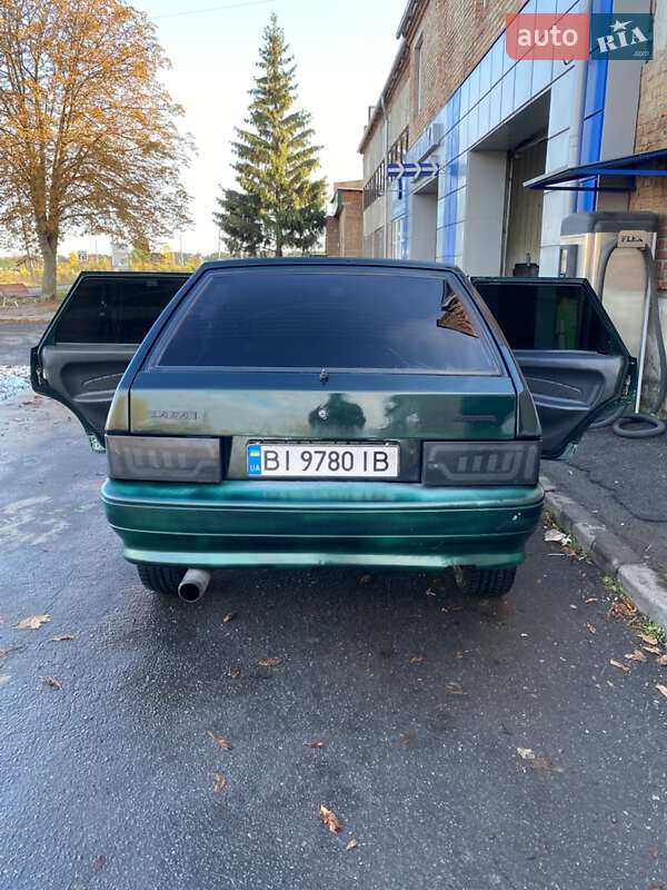 Хетчбек ВАЗ / Lada 2114 Samara 2004 в Гребінці