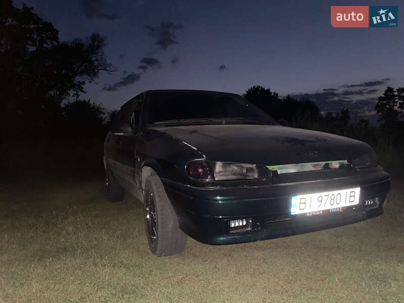 Хетчбек ВАЗ / Lada 2114 Samara 2004 в Гребінці