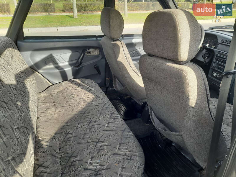 Седан ВАЗ / Lada 2115 Samara 2001 в Южноукраинске