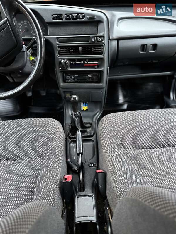 Седан ВАЗ / Lada 2115 Samara 2010 в Чернівцях