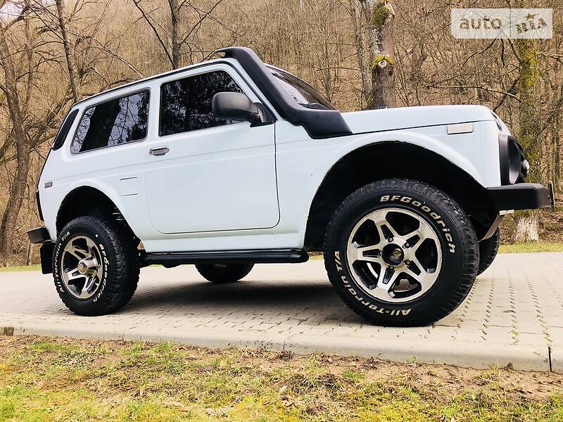 Позашляховик / Кросовер ВАЗ / Lada 2121 Нива 2008 в Сваляві