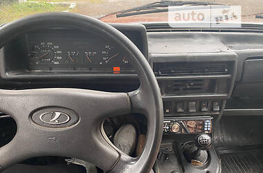 Позашляховик / Кросовер ВАЗ / Lada 2121 Нива 1995 в Врадіївці