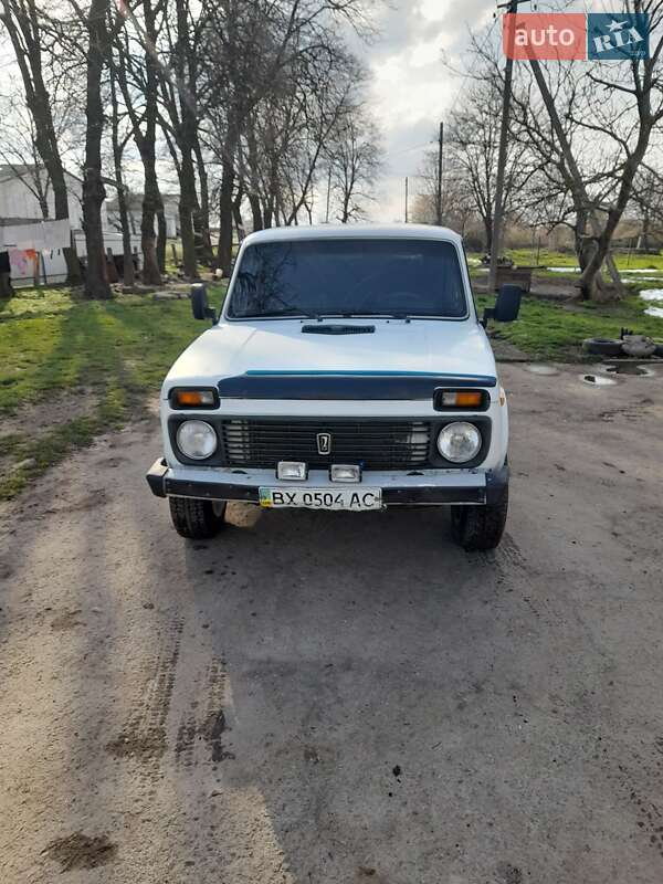 Внедорожник / Кроссовер ВАЗ / Lada 2121 Нива 1994 в Черновцах