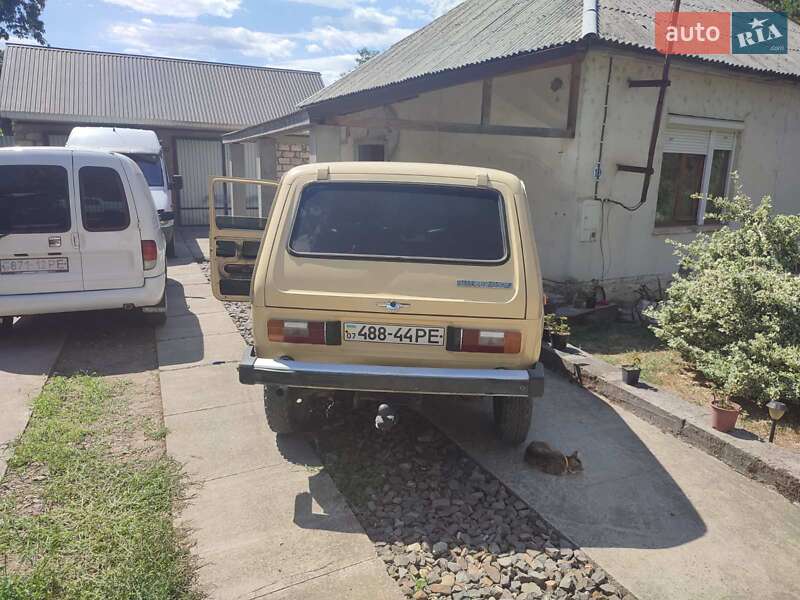 Седан ВАЗ / Lada 2121 Нива 1979 в Виноградові