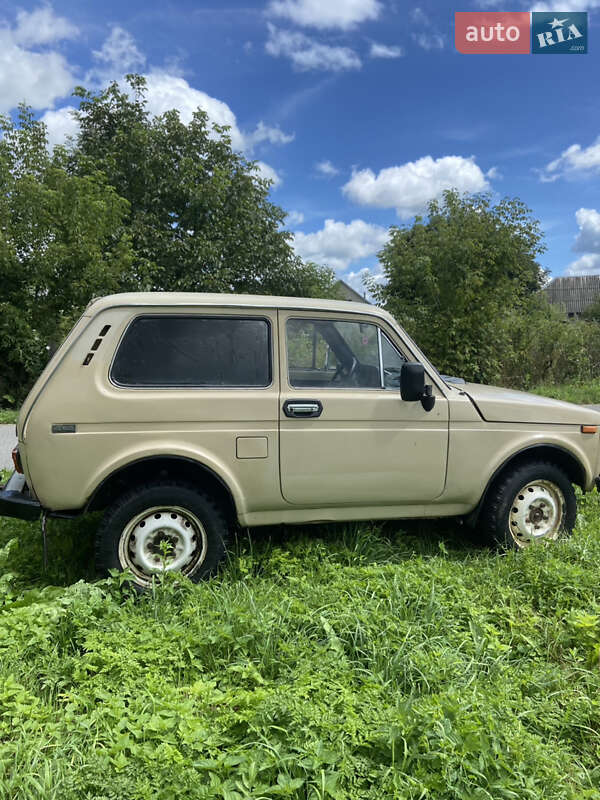Позашляховик / Кросовер ВАЗ / Lada 2121 Нива 1981 в Буську