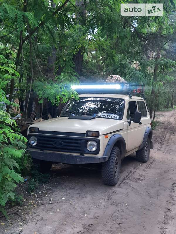 Внедорожник / Кроссовер ВАЗ / Lada 2121 Нива 1992 в Покровском