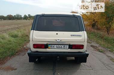 Позашляховик / Кросовер ВАЗ / Lada 2121 Нива 1990 в Бару