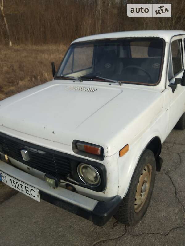 Хэтчбек ВАЗ / Lada 2121 Нива 1985 в Светловодске