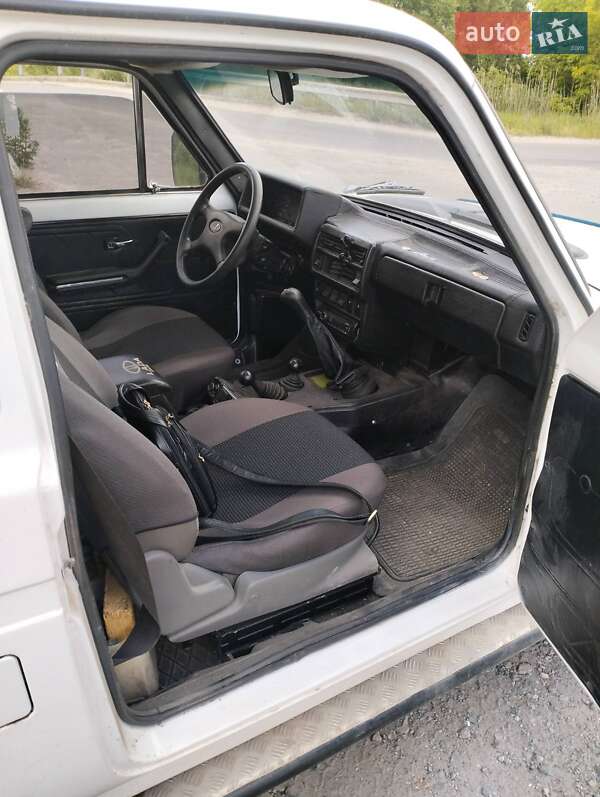 Внедорожник / Кроссовер ВАЗ / Lada 2121 Нива 1995 в Харькове