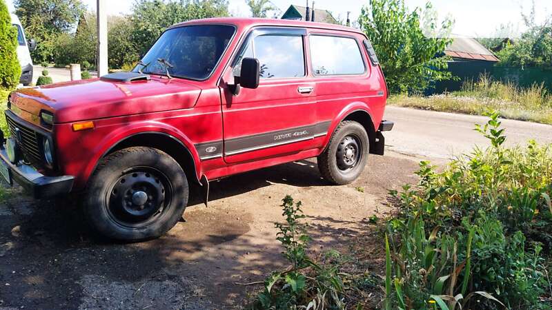 Позашляховик / Кросовер ВАЗ / Lada 2121 Нива 1990 в Краснограді