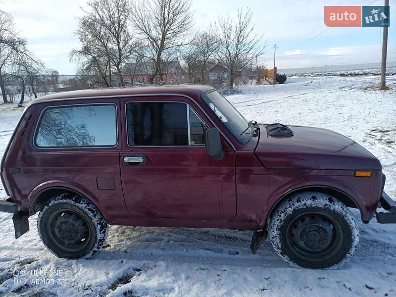 Внедорожник / Кроссовер ВАЗ / Lada 2121 Нива 1990 в Волочиске