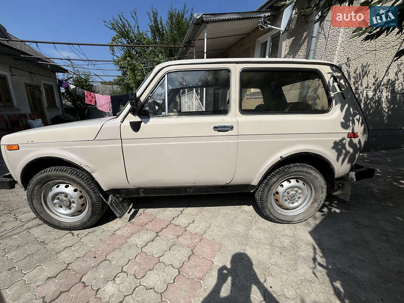 Внедорожник / Кроссовер ВАЗ / Lada 2121 Нива 1981 в Борщеве