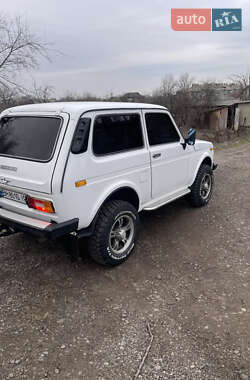 Позашляховик / Кросовер ВАЗ / Lada 2121 Нива 1982 в Сараті