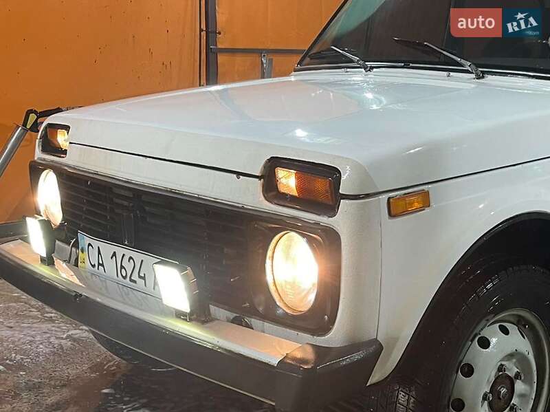 Позашляховик / Кросовер ВАЗ 2121 Нива 1990 в 