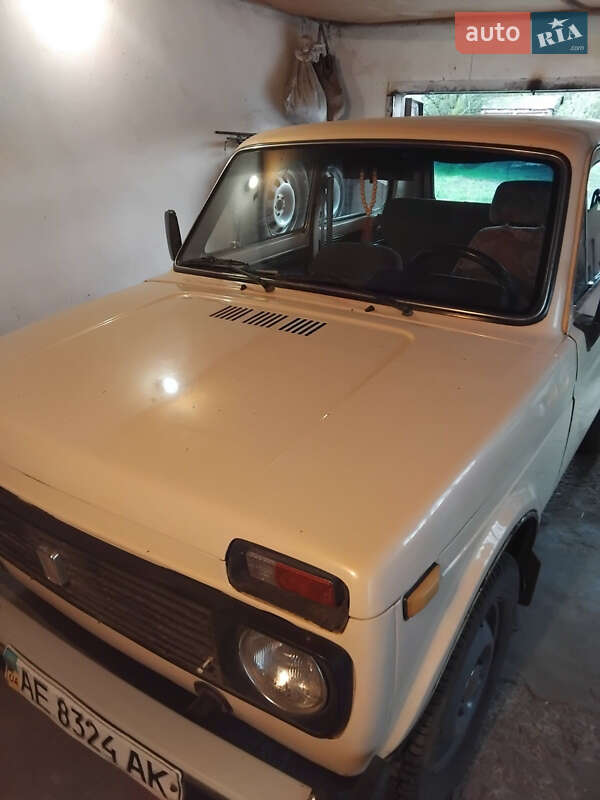 Позашляховик / Кросовер ВАЗ / Lada 2121 Нива 1985 в Солоному
