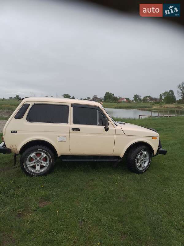 Внедорожник / Кроссовер ВАЗ / Lada 2121 Нива 1988 в Козельце