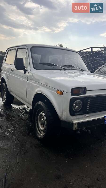 Позашляховик / Кросовер ВАЗ / Lada 2121 Нива 1990 в Петропавлівці