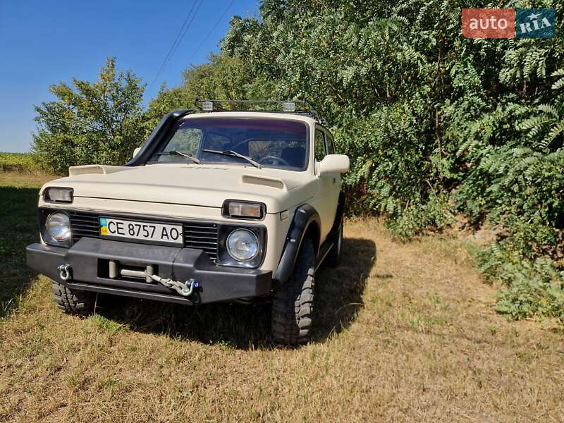 Позашляховик / Кросовер ВАЗ / Lada 2121 Нива 1990 в Чернівцях