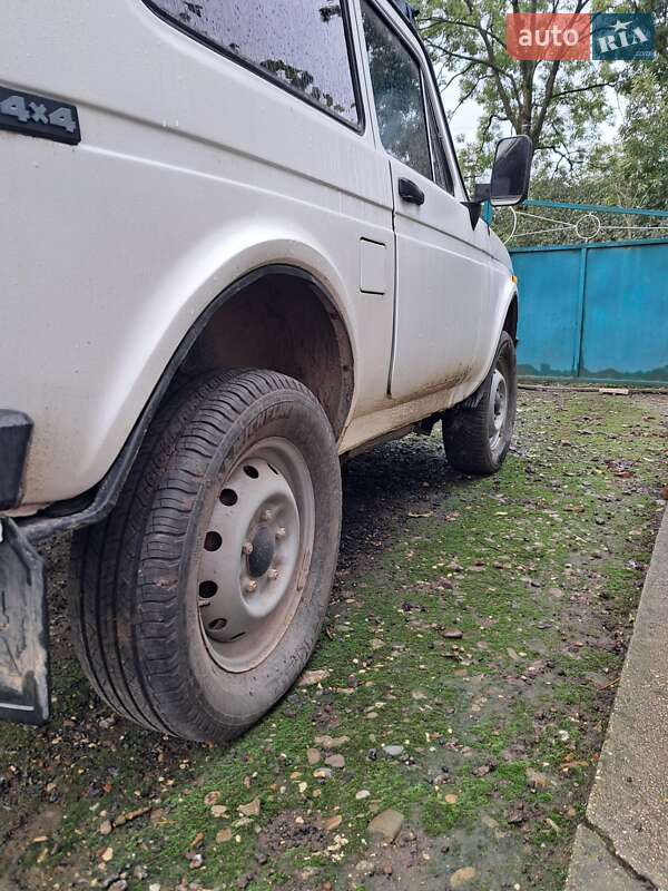 Внедорожник / Кроссовер ВАЗ / Lada 2121 Нива 1983 в Бурштыне