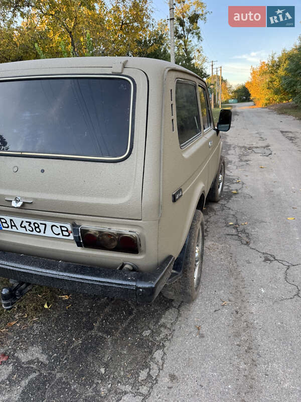 Позашляховик / Кросовер ВАЗ / Lada 2121 Нива 1985 в Новоархангельську фото 3 Позашляховик / Кросовер ВАЗ / Lada 2121 Нива 1985 в Новоархангельську