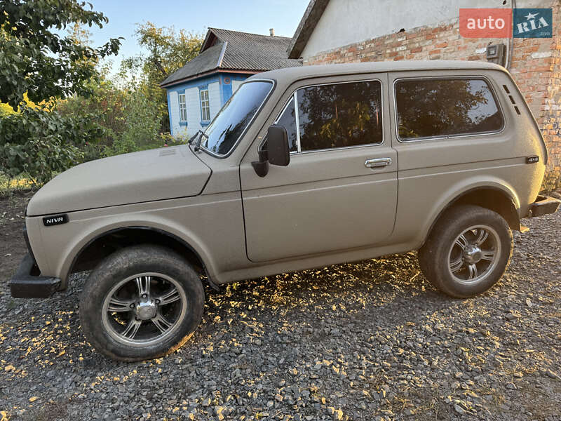 Позашляховик / Кросовер ВАЗ / Lada 2121 Нива 1985 в Новоархангельську фото 10 Позашляховик / Кросовер ВАЗ / Lada 2121 Нива 1985 в Новоархангельську