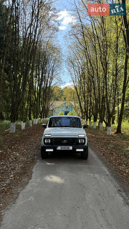 Внедорожник / Кроссовер ВАЗ / Lada 2121 Нива 1984 в Броварах фото 10 Внедорожник / Кроссовер ВАЗ / Lada 2121 Нива 1984 в Броварах
