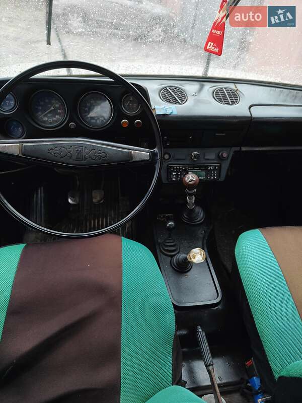 Внедорожник / Кроссовер ВАЗ / Lada 2121 Нива 1988 в Вараше