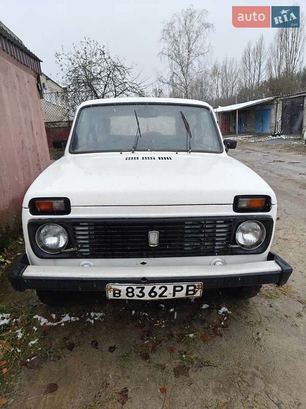 Внедорожник / Кроссовер ВАЗ / Lada 2121 Нива 1988 в Вараше